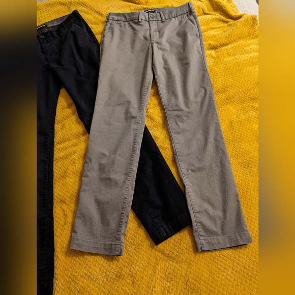 2 pairs of Express hyper stretch chinos size 30×32 - Picture 3 of 7